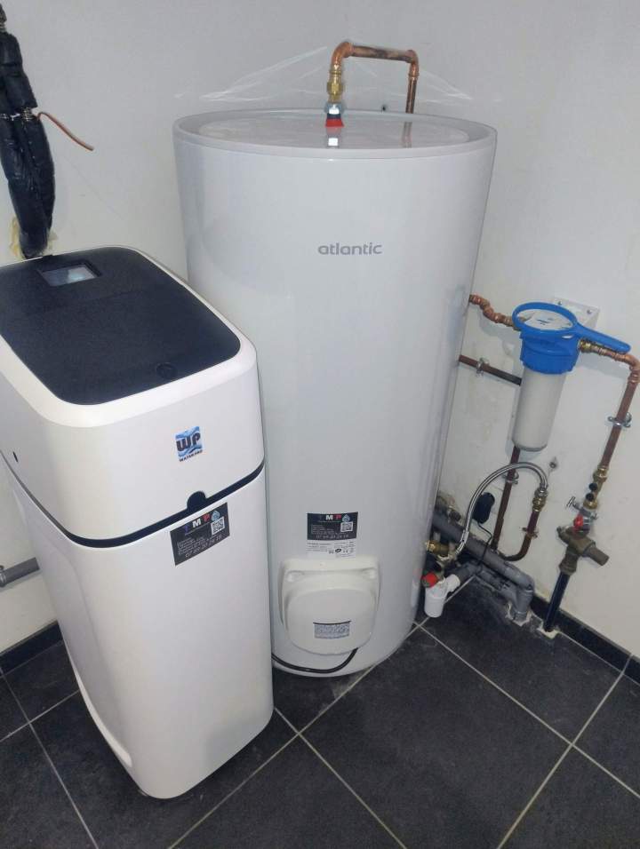Installation-adoucisseur d'eau-Château-Thierry-calclaire-sonedis-waterpro-foleo-evo-aisne-braine-soissons-local-plombier-artisan-fuite-debouchage-wc-salle de bain-douche-