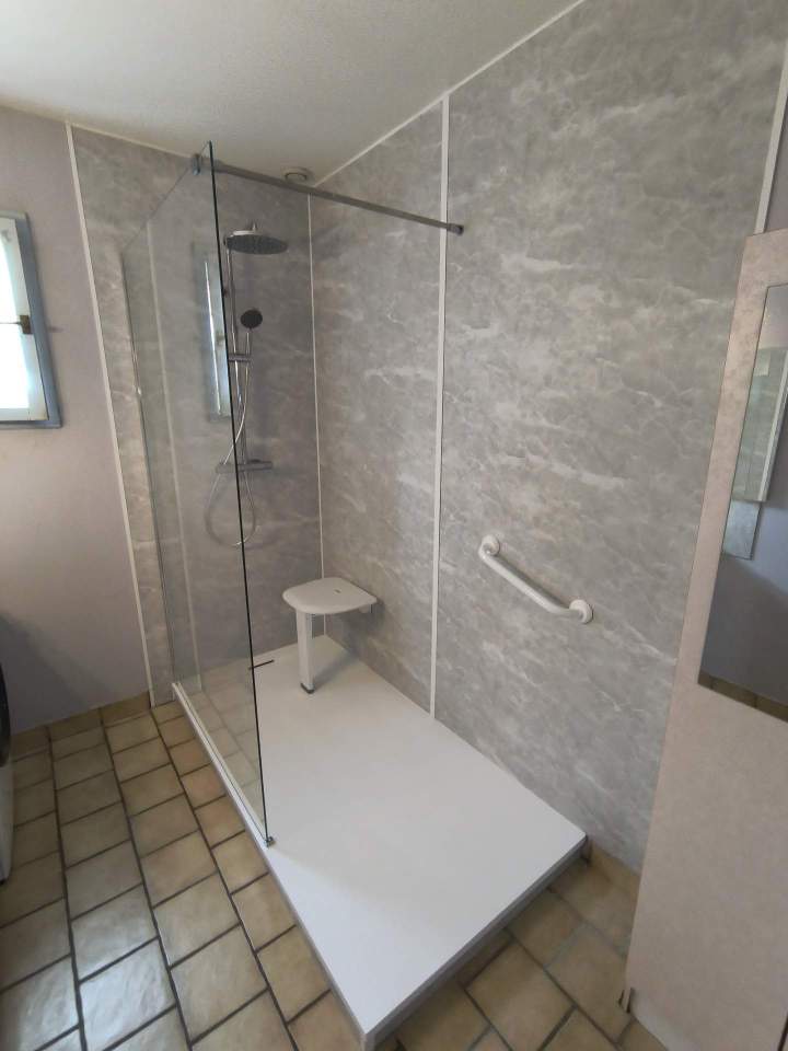 PMR plombier plomberie chauffe eau robinet fuite aisne villers cotterets adoucisseur salle de bains calcaire debouchage wc Chateau Thierry Soissons Braine Chauffe eau douche lavabo evier